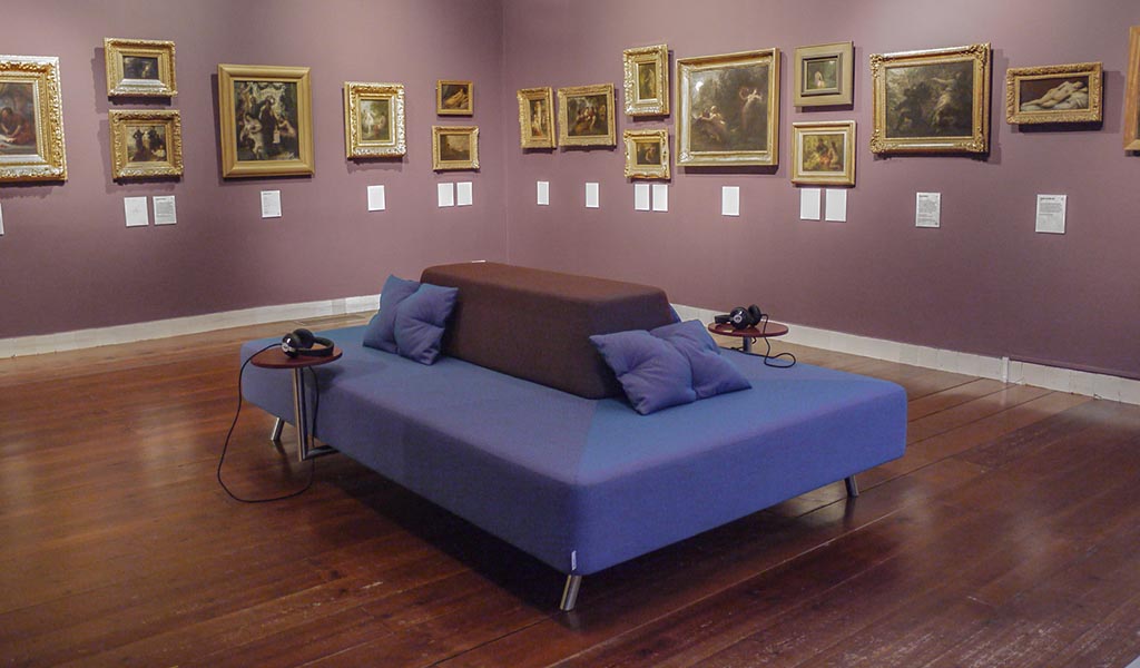 Plain Sofa design museum